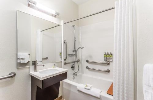 Aurora Hotel | Candlewood Suites Aurora-Naperville by IHG