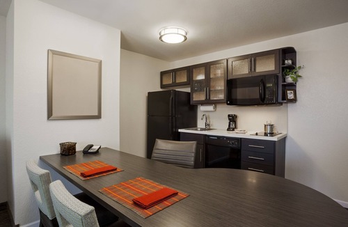 Bay City Hotel | Candlewood Suites Bay City by IHG