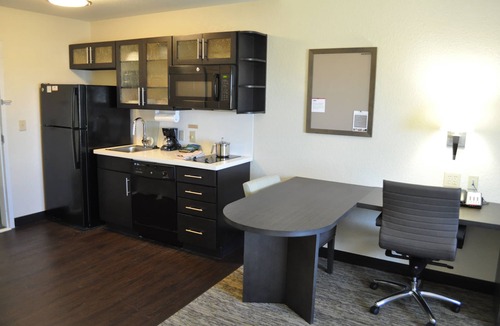 Bay City Hotel | Candlewood Suites Bay City by IHG
