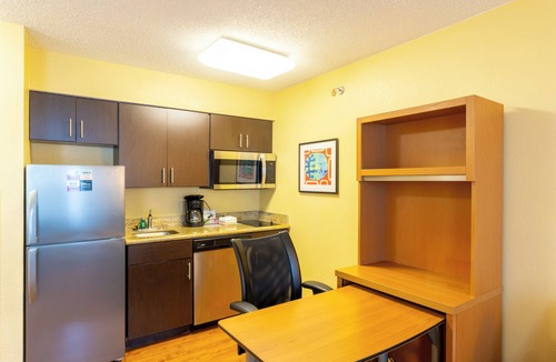 Bedford Hotel | Candlewood Suites Bedford Fort Worth by IHG