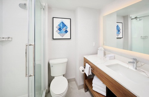 Burlington Hotel | Candlewood Suites Burlington Conference Centre by IHG