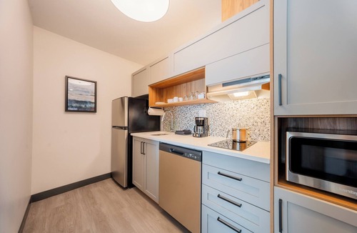 Trois-Rivieres Ouest Hotel | Candlewood Suites Trois Rivieres Ouest by IHG