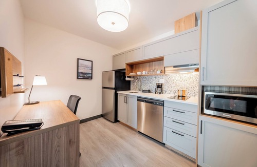 Trois-Rivieres Ouest Hotel | Candlewood Suites Trois Rivieres Ouest by IHG