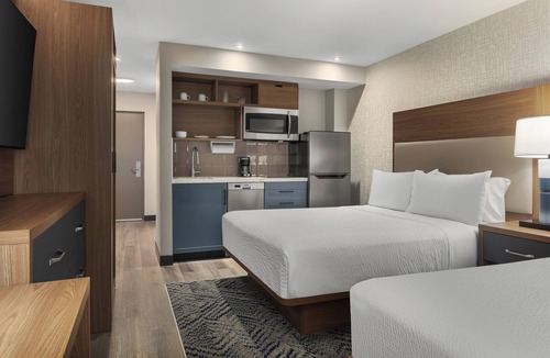 Chatham-Kent Hotel | Candlewood Suites Chatham South by IHG