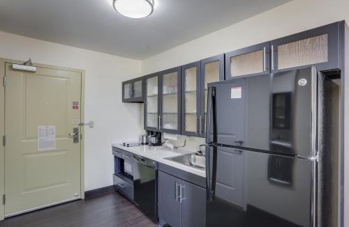 Bryan Hotel | Candlewood Suites College Station by IHG