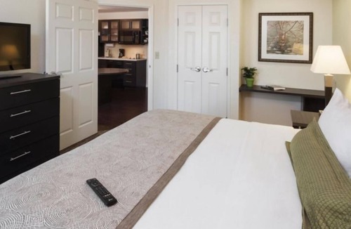 Cut Off Hotel | Candlewood Suites Cut Off by IHG