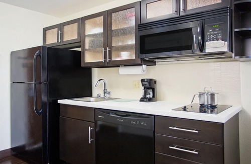 Oak Grove Hotel | Candlewood Suites Fort Campbell - Oak Grove by IHG