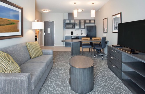 Grand Island Hotel | Candlewood Suites Grand Island by IHG