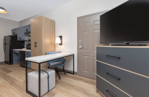College Park Hotel | Candlewood Suites Houston (The Woodlands) by IHG
