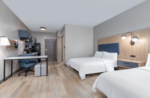 College Park Hotel | Candlewood Suites Houston The Woodlands by IHG