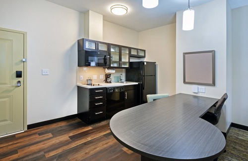 Pasadena Hotel | Candlewood Suites Houston - Pasadena by IHG