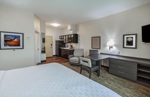 Pasadena Hotel | Candlewood Suites - Houston - Pasadena by IHG