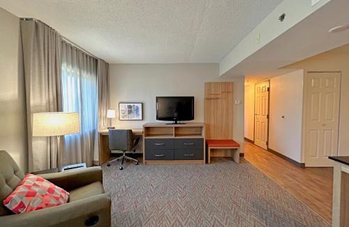 Indianapolis Hotel | Candlewood Suites Indianapolis Downtown Medical District by IHG