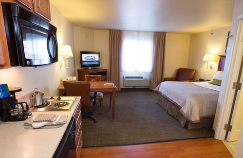 Joplin Hotel | Candlewood Suites Joplin by IHG