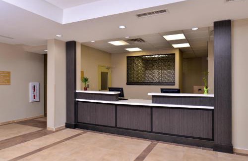 Kenedy Hotel | Candlewood Suites Kenedy by IHG