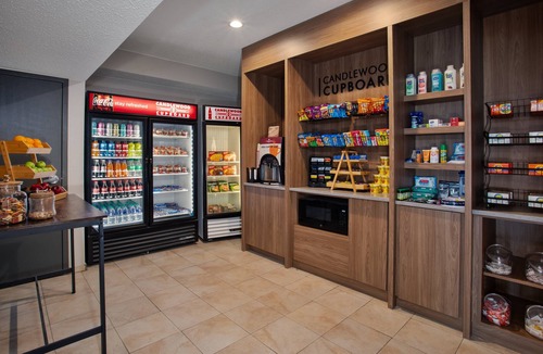 Kenosha Hotel | Candlewood Suites Kenosha – Pleasant Prairie by IHG