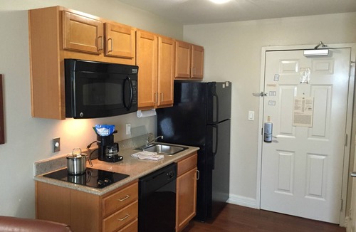 La Porte Hotel | Candlewood Suites La Porte by IHG