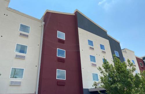 La Porte Hotel | Candlewood Suites La Porte by IHG