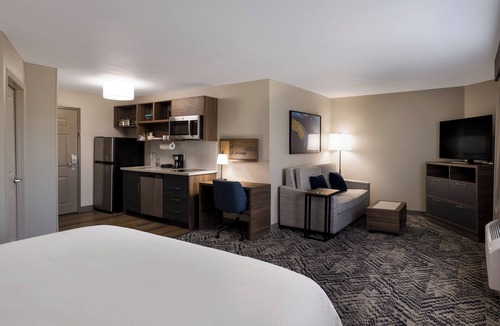 Lafayette Hotel | Candlewood Suites Lafayette - River Ranch by IHG