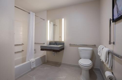 Lafayette Hotel | Candlewood Suites Lafayette - River Ranch by IHG