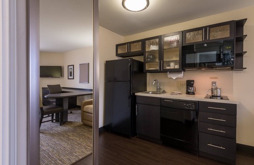 Del City Hotel | Candlewood Suites Midwest City by IHG