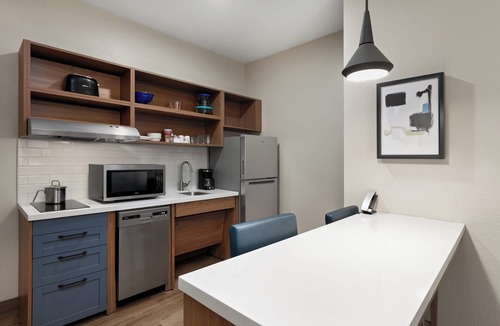 Central Business District Hotel | Candlewood Suites Mobile‑Downtown by IHG