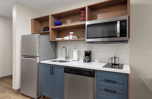 Central Business District Hotel | Candlewood Suites Mobile‑Downtown by IHG