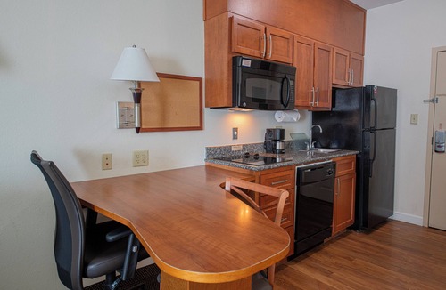 New Iberia Hotel | Candlewood Suites New Iberia by IHG