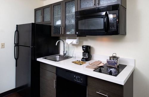 Olathe Hotel | Candlewood Suites Olathe by IHG
