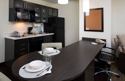 Olathe Hotel | Candlewood Suites Olathe by IHG