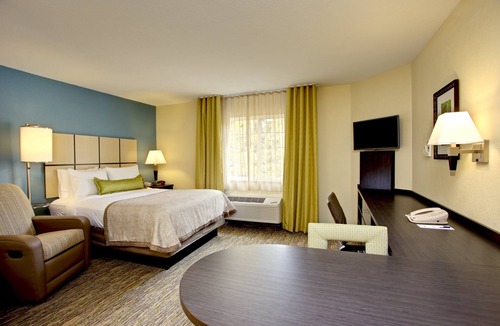 Crabtree Hotel | Candlewood Suites Raleigh Crabtree, an IHG Hotel