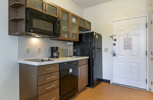 West Reading Hotel | Candlewood Suites Reading by IHG