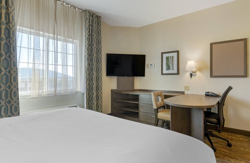 West Reading Hotel | Candlewood Suites Reading by IHG