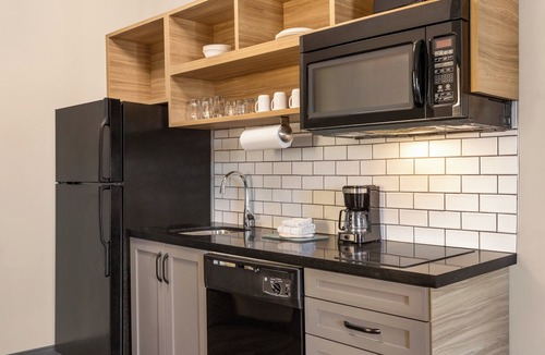 North San Antonio - SAT Hotel | Candlewood Suites San Antonio - Fort Sam Houston