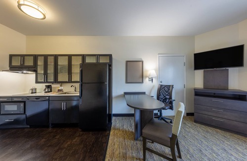 Springfield Hotel | Candlewood Suites Springfield-Medical District