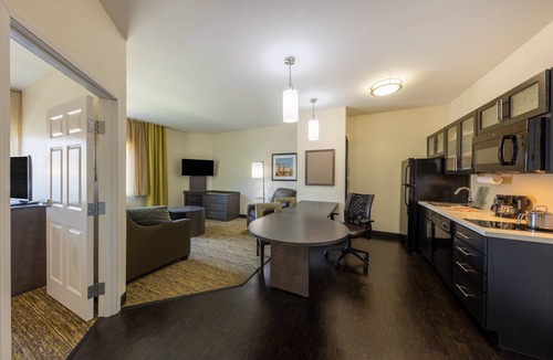 Springfield Hotel | Candlewood Suites Springfield-Medical District