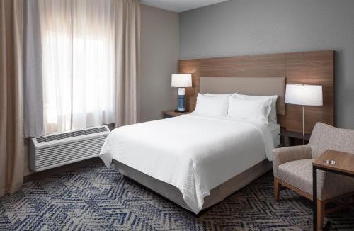 St. Robert Hotel | Candlewood Suites St. Robert by IHG