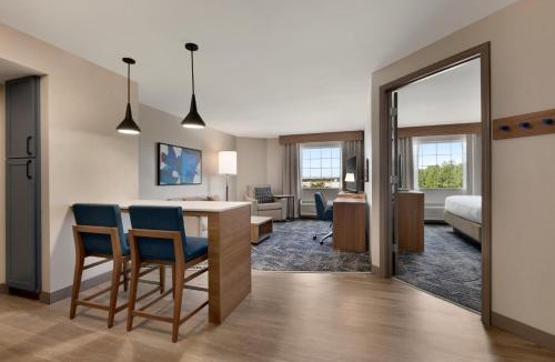 North Syracuse Hotel | Candlewood Suites Syracuse-Airport by IHG