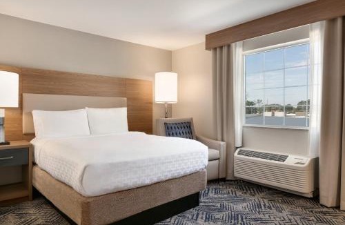 North Syracuse Hotel | Candlewood Suites Syracuse-Airport by IHG