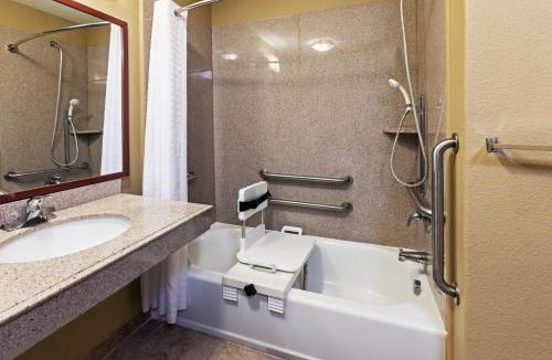Texas City Hotel | Candlewood Suites - Texas City by IHG