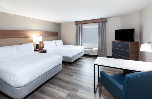 Topeka Hotel | Candlewood Suites - Topeka West by IHG