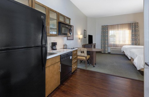 West Springfield Hotel | Candlewood Suites-West Springfield by IHG