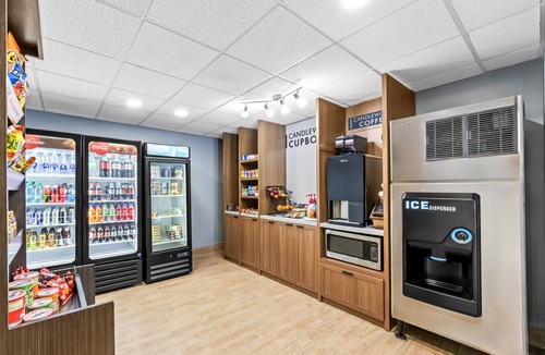 Victoria Hotel | Candlewood Suites VICTORIA by IHG