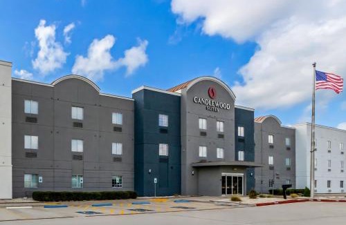Victoria Hotel | Candlewood Suites Victoria by IHG