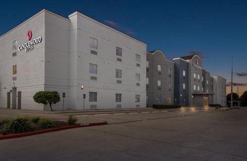 Victoria Hotel | Candlewood Suites Victoria by IHG