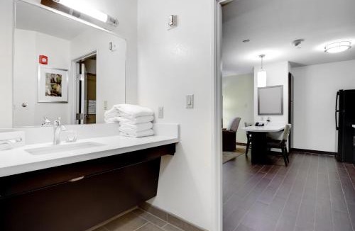 Waco Hotel | Candlewood Suites Waco by IHG