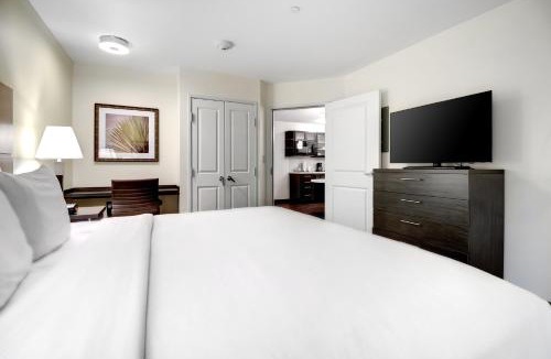 Waco Hotel | Candlewood Suites Waco by IHG