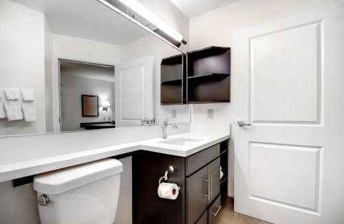 Waco Hotel | Candlewood Suites Waco by IHG