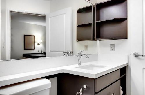 Waco Hotel | Candlewood Suites Waco by IHG