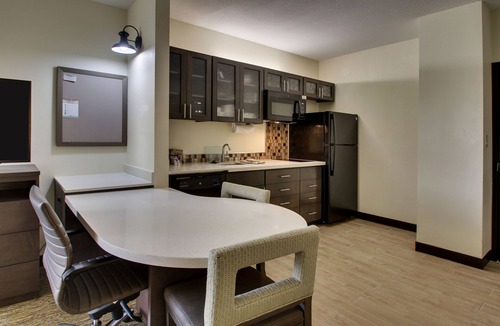 Wichita Hotel | Candlewood Suites Wichita East by IHG